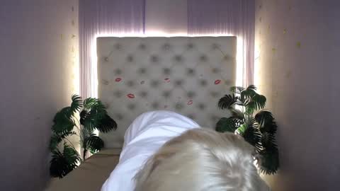 Lena online show from 12/03/24, 03:55