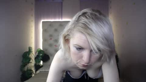 Lena online show from 12/18/24, 07:04