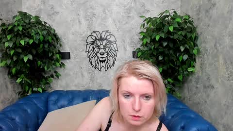 Lena online show from 12/19/24, 01:51