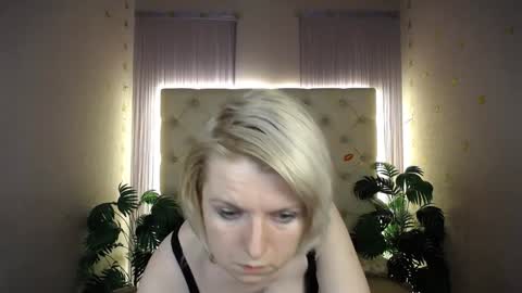 Lena online show from 12/27/24, 05:05