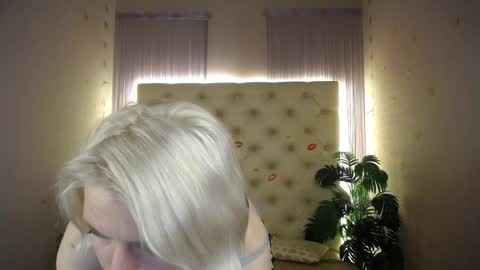 Lena online show from 01/29/25, 02:53