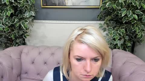 Lena online show from 02/09/25, 04:04