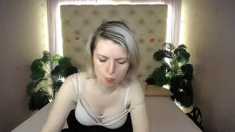 Lena online show from 03/02/25, 10:14