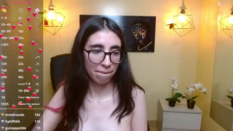 Snapshot of lena_roses chatting on 01/10/25, 02:35 Lena online show from 01/10/25, 02:35