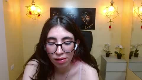 Snapshot of lena_roses chatting on 03/02/25, 12:09 Lena online show from 03/02/25, 12:09