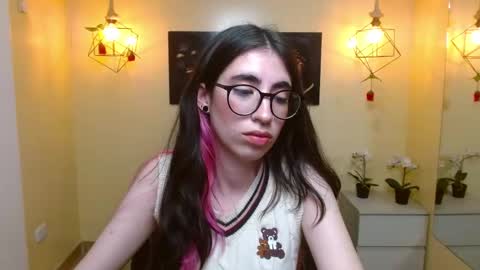 Snapshot of lena_roses chatting on 03/02/25, 03:13 Lena online show from 03/02/25, 03:13