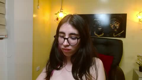 Snapshot of lena_roses chatting on 03/04/25, 09:54 Lena online show from 03/04/25, 09:54