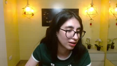 Snapshot of lena_roses chatting on 03/05/25, 12:59 Lena online show from 03/05/25, 12:59