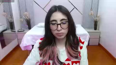 Snapshot of lena_roses chatting on 09/08/25, 08:41 Lena online show from 09/08/25, 08:41