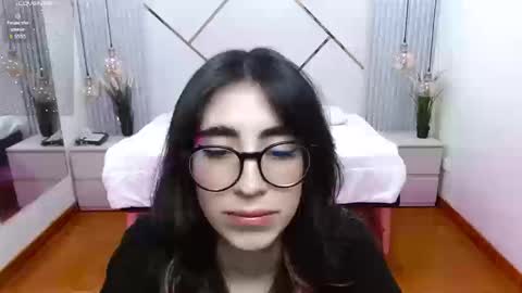 Snapshot of lena_roses chatting on 09/10/25, 09:15 Lena online show from 09/10/25, 09:15