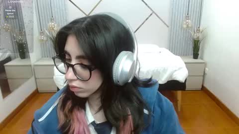 Snapshot of lena_roses chatting on 09/11/25, 08:31 Lena online show from 09/11/25, 08:31