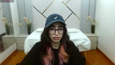 Snapshot of lena_roses chatting on 10/14/25, 08:42 Lena online show from 10/14/25, 08:42