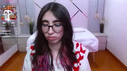 Snapshot of lena_roses chatting on 10/17/25, 08:11 Lena online show from 10/17/25, 08:11