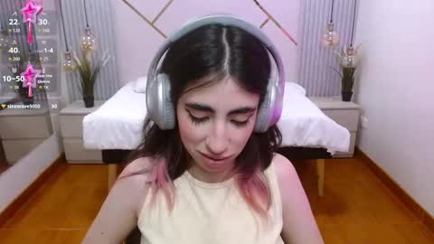 Snapshot of lena_roses chatting on 11/10/25, 06:40 Lena online show from 11/10/25, 06:40