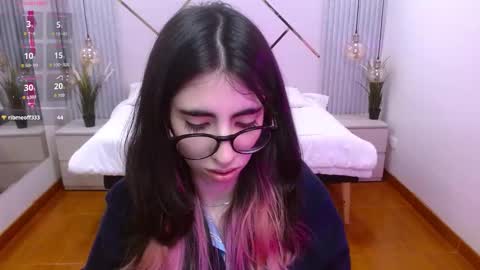 Snapshot of lena_roses chatting on 11/13/25, 01:43 Lena online show from 11/13/25, 01:43