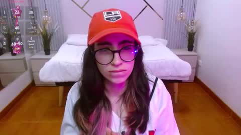 Snapshot of lena_roses chatting on 11/15/25, 01:18 Lena online show from 11/15/25, 01:18