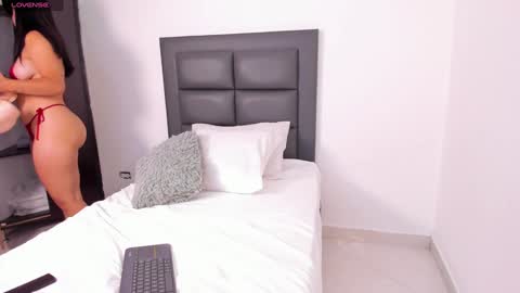 Lena Rousseau  online show from 02/07/25, 05:31