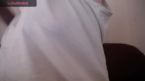 lenagolden online show from 11/05/25, 08:47