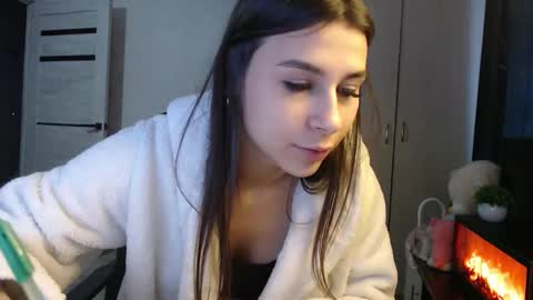 lenagordon online show from 11/21/25, 10:47