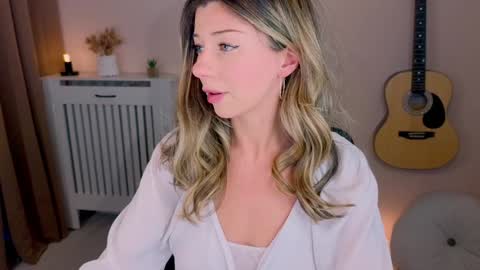 Lena online show from 03/31/26, 10:37