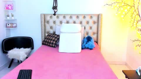 Lena  online show from 11/29/25, 01:14