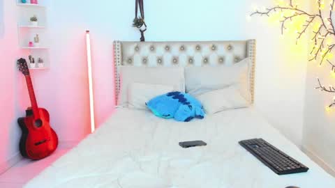 Lena  online show from 04/10/26, 08:24