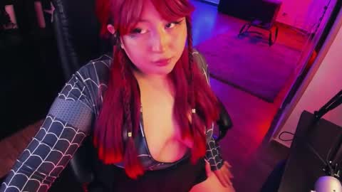 Lenna Kang online show from 09/12/25, 12:00