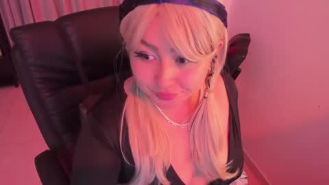 Lenna Kang online show from 11/23/25, 07:57