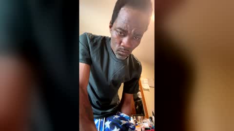 Snapshot of lencran83 chatting on 04/25/26, 02:47 lencran83 online show from 04/25/26, 02:47