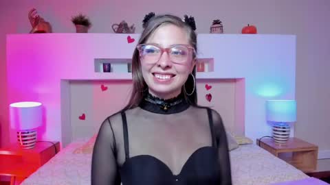 Snapshot of lenna_phillips chatting on 06/12/26, 11:31 Lenna online show from 06/12/26, 11:31