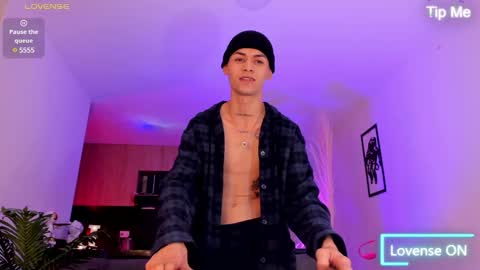 Snapshot of lennercollins_ chatting on 02/19/25, 09:06 Lenner INDEPENDENT MODEL online show from 02/19/25, 09:06