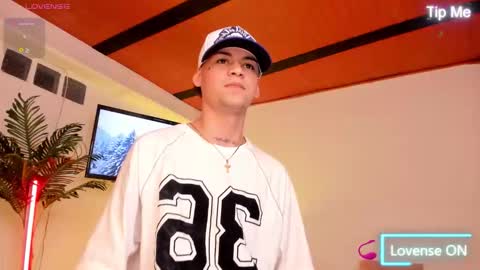 Lenner INDEPENDENT MODEL online show from 12/04/25, 03:16