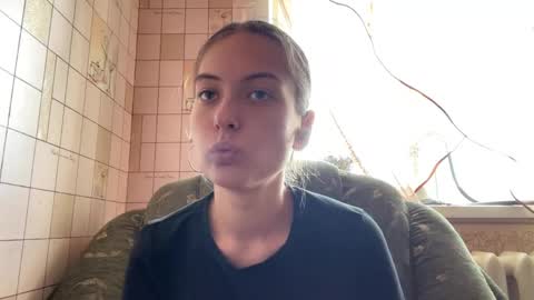 Snapshot of lenniepennachio chatting on 05/30/26, 01:41 Hellomy name is Natalyits my first day here nice to meet you Give me 50 thumbs ups online show from 05/30/26, 01:41
