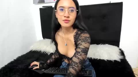 lennox_amy online show from 04/23/26, 01:35