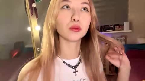 Snapshot of lenorehandelsman chatting on 02/18/26, 12:45 Tagami online show from 02/18/26, 12:45