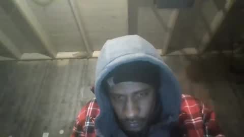 Snapshot of leo199984 chatting on 03/08/25, 04:12 leo199984 online show from 03/08/25, 04:12