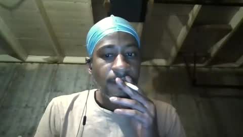 Snapshot of leo199984 chatting on 09/18/25, 02:35 leo199984 online show from 09/18/25, 02:35