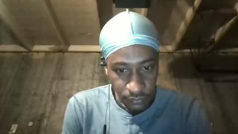 Snapshot of leo199984 chatting on 11/19/25, 03:50 leo199984 online show from 11/19/25, 03:50