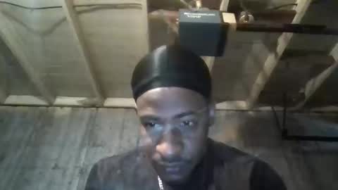 Snapshot of leo199984 chatting on 11/29/25, 06:33 leo199984 online show from 11/29/25, 06:33