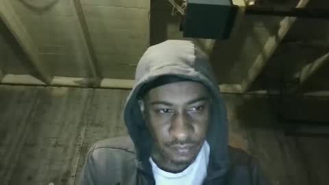 Snapshot of leo199984 chatting on 04/15/26, 02:40 leo199984 online show from 04/15/26, 02:40