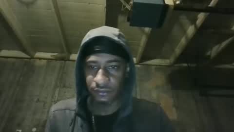 Snapshot of leo199984 chatting on 04/19/26, 04:12 leo199984 online show from 04/19/26, 04:12