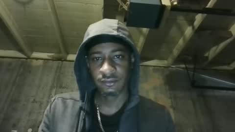 Snapshot of leo199984 chatting on 04/19/26, 06:21 leo199984 online show from 04/19/26, 06:21