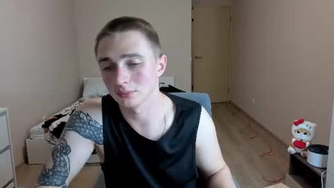 Snapshot of leo__miller chatting on 06/19/26, 01:32 LEO online show from 06/19/26, 01:32
