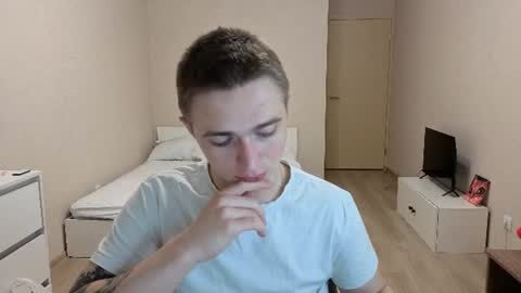 Snapshot of leo__miller chatting on 07/20/26, 12:47 LEO online show from 07/20/26, 12:47