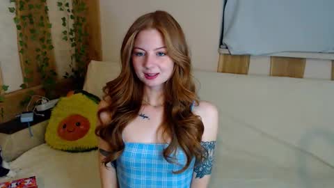 Snapshot of leo_and_lori chatting on 11/16/25, 06:35 Leo and Lori online show from 11/16/25, 06:35