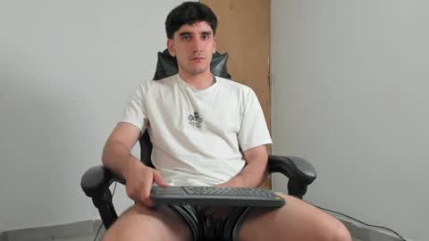Snapshot of leo_jones389 chatting on 05/20/26, 11:11 Leo Jones online show from 05/20/26, 11:11