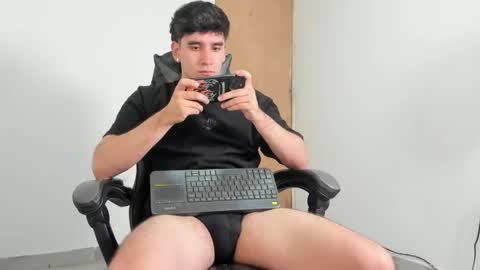 Snapshot of leo_jones389 chatting on 06/02/26, 12:45 Leo Jones online show from 06/02/26, 12:45