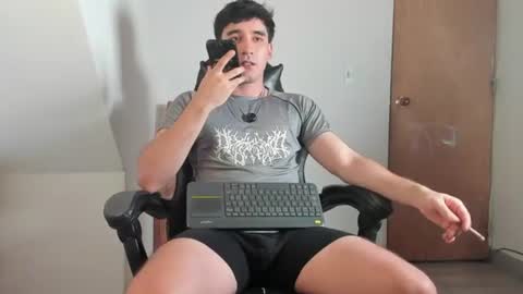 Snapshot of leo_jones389 chatting on 07/08/26, 12:26 Leo Jones online show from 07/08/26, 12:26