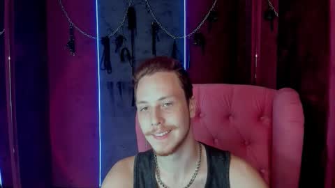 Snapshot of leo_mooree chatting on 10/16/25, 05:14 Leo online show from 10/16/25, 05:14