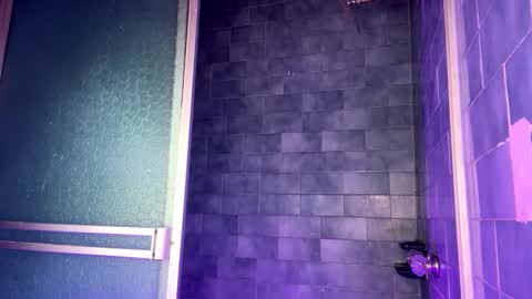 Snapshot of leo_savage_ chatting on 11/07/25, 04:45 Leo online show from 11/07/25, 04:45